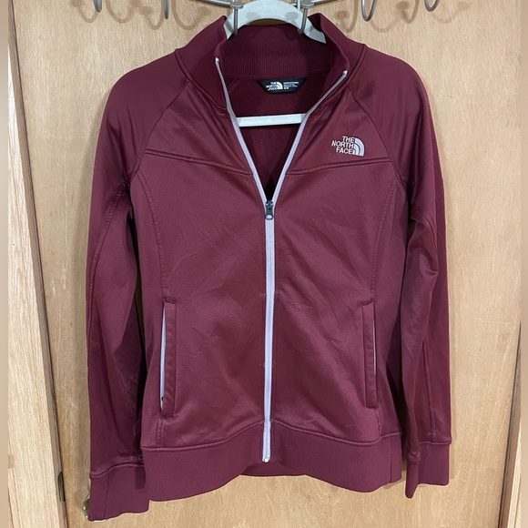 THE NORTH FACE-TakeBack Track
Jacket Maroon - Picture 1 of 5